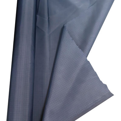 CLEANROOM ESD Antistatik 98% Polyester + 2% Filament Konduktif Kain tahan air untuk pakaian ESD