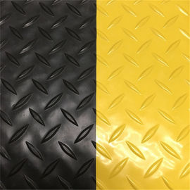 Tiga Lapisan Tikar Anti Kelelahan ESD Tikar Lantai Statis Disipatif Tebal 17mm
