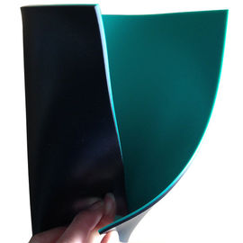Disipatif Statis ESD Aman Bahan Vinyl ESD Lantai Tikar Permukaan Halus Atau Bertekstur
