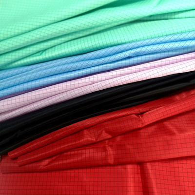 98% Polyester 2% Carbon Fiber ESD 5MM Grid Fabric Untuk Cleanroom Garment
