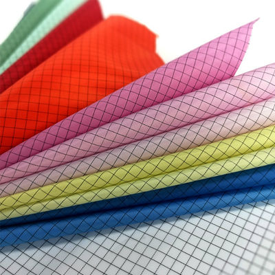 98% Polyester 2% Carbon Fiber ESD 5MM Grid Fabric Untuk Cleanroom Garment