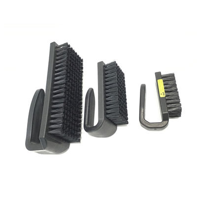 Serat Sintetis Membersihkan Sikat Pelepasan Statis Pegangan Plastik Bentuk U Warna Hitam